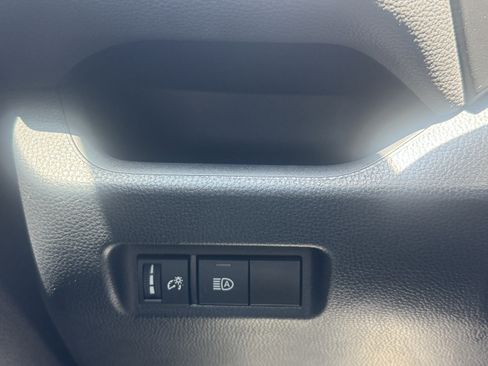 Used 2023 Toyota RAV4 LE AWD/4WD image 31