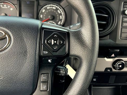 Used 2018 Toyota Tacoma SR w/ SR Convenience Package image 24