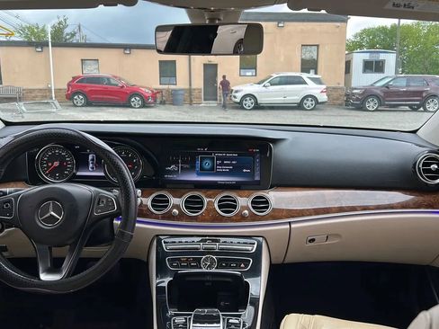 Used 2017 Mercedes-Benz E 300 4MATIC image 19