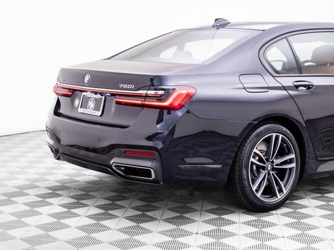 Certified 2022 BMW 750i xDrive w/ Executive Package image 33