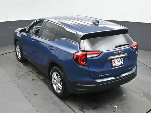Used 2024 GMC Terrain SLE AWD/4WD image 43