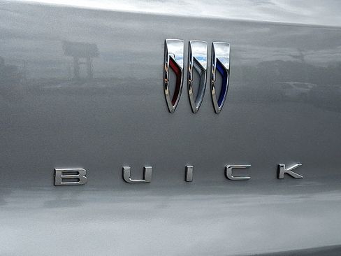 Used 2024 Buick Encore GX Preferred w/ Comfort Package FWD image 29