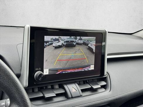 Used 2024 Toyota RAV4 LE AWD/4WD image 14