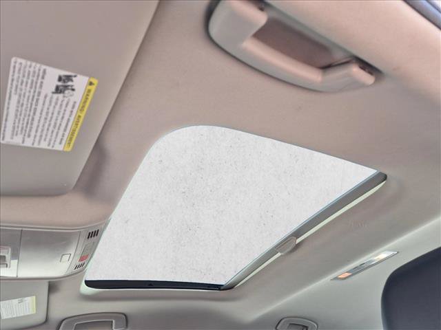 Used 2025 Volkswagen Jetta SE FWD image 16