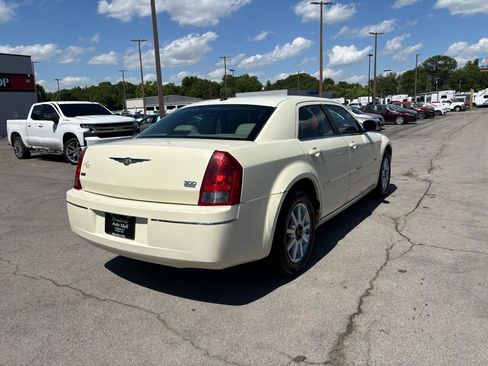 Used 2007 Chrysler 300 Touring L w/ Luxury Group AWD/4WD image 3