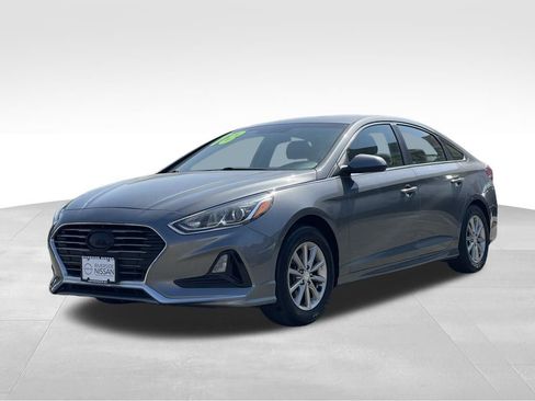 Used 2018 Hyundai Sonata SE FWD image 2
