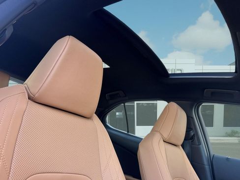 New 2026 Lexus UX 300h AWD image 15