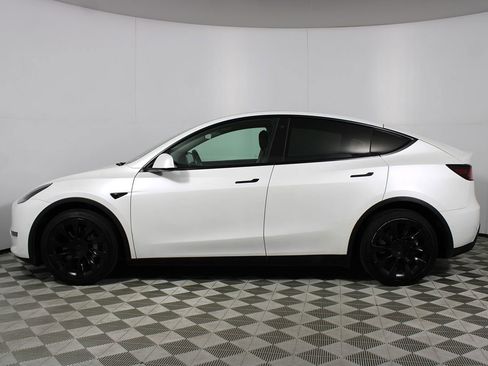 Used 2021 Tesla Model Y Long Range AWD/4WD image 30