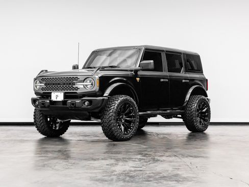 Used 2025 Ford Bronco Badlands AWD/4WD image 7