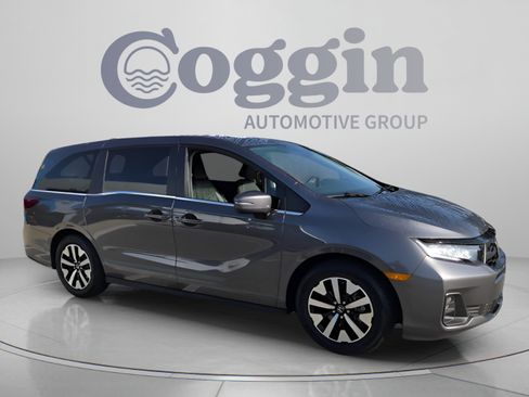 Used 2025 Honda Odyssey EX-L image 7