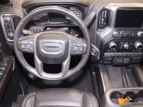 Used 2022 GMC Sierra 1500 Denali w/ Denali Reserve Package image 22