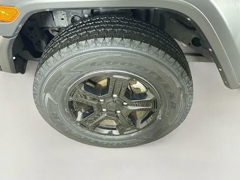 Used 2023 Jeep Wrangler Sport S image 24