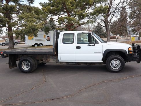 Used 2007 GMC Sierra 3500 W/T w/ Heavy-Duty Power Package image 3