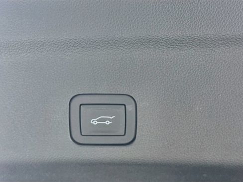 Used 2026 GMC Yukon XL Denali Ultimate AWD/4WD image 36