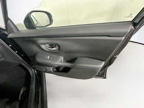 Used 2025 Honda HR-V LX image 30