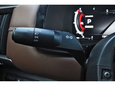 Used 2024 Nissan Pathfinder Platinum w/ Cargo Package image 21