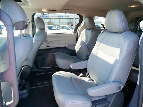 Used 2024 Toyota Sienna XLE image 12
