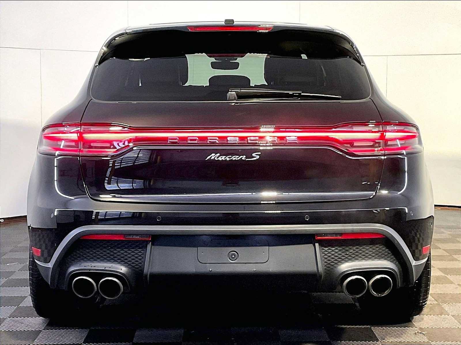 Certified 2024 Porsche Macan S AWD/4WD image 6