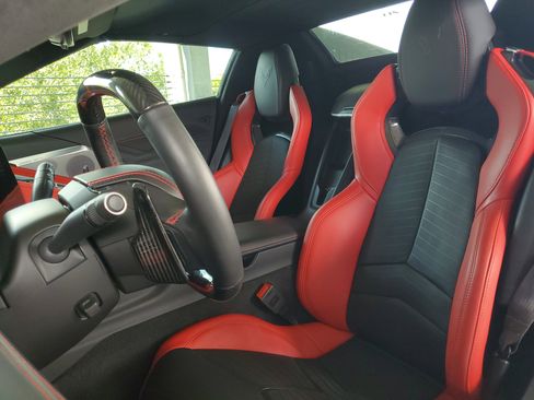 Used 2023 Chevrolet Corvette Z06 w/ Z07 Performance Package RWD image 17