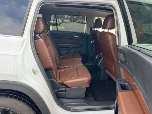 Used 2022 Volkswagen Atlas SEL R-Line image 40