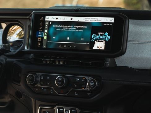 Used 2024 Jeep Wrangler Sahara image 28