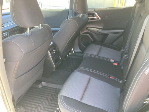 Used 2024 Mitsubishi Outlander ES image 26