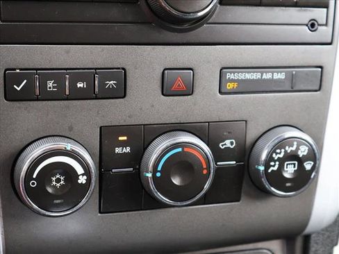 Used 2011 Chevrolet Traverse LT w/ Personal Connectivity Package AWD/4WD image 18