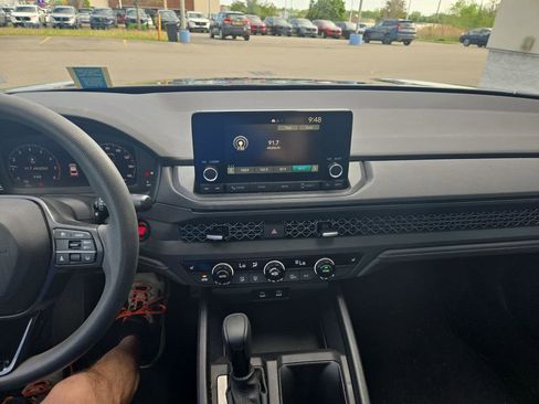 Certified 2023 Honda Accord EX image 17