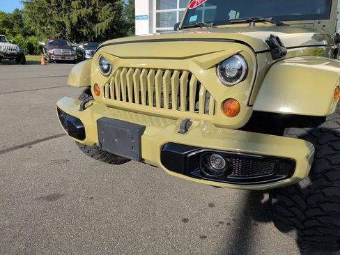 Used 2013 Jeep Wrangler Unlimited Sahara w/ Connectivity Group AWD/4WD image 32