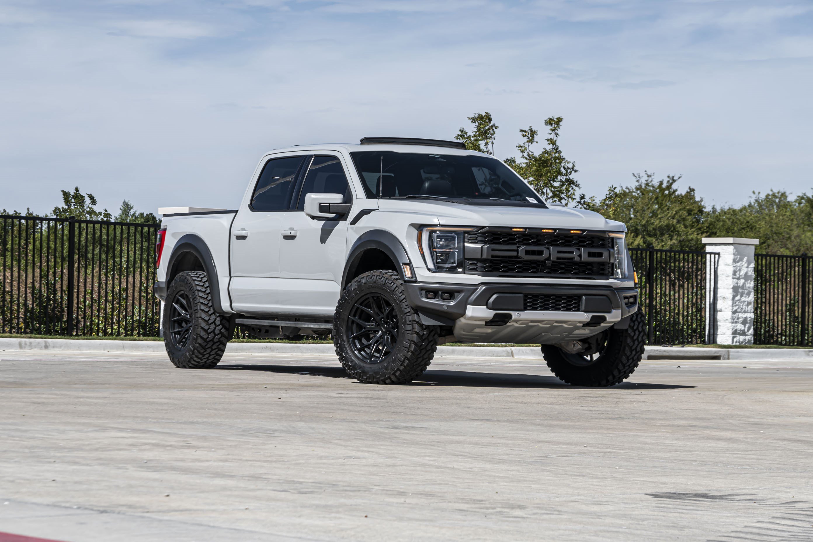 Used 2023 Ford F150 Raptor AWD/4WD image 2