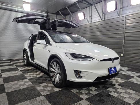 Used 2019 Tesla Model X Performance image 4