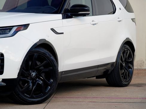Used 2022 Land Rover Discovery HSE R-Dynamic AWD/4WD image 25