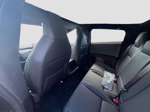 Used 2025 Tesla Cybertruck AWD Crew Cab image 22