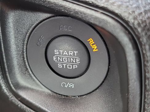 Used 2024 Jeep Wrangler Unlimited Sport AWD/4WD image 27