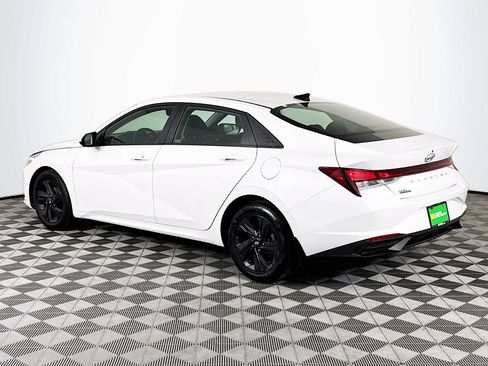 Used 2022 Hyundai Elantra SEL w/ Convenience Package FWD image 6