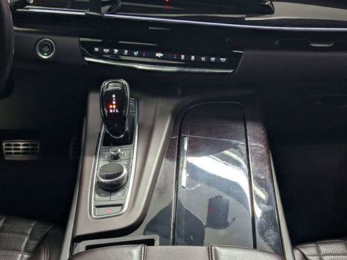 Used 2022 Cadillac Escalade Sport Platinum w/ LPO, Floor Liner Package AWD/4WD image 15