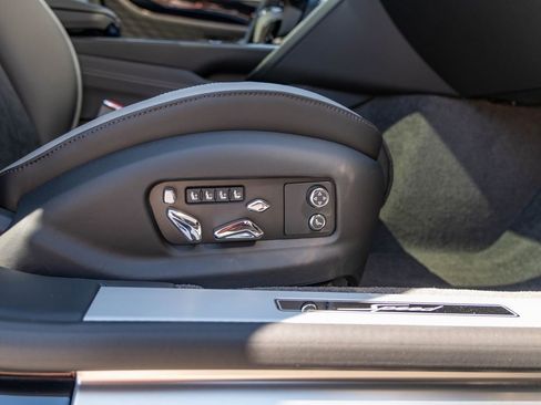 Used 2025 Bentley Flying Spur Plug-In Hybrid AWD/4WD image 41