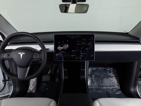 Used 2021 Tesla Model Y Long Range image 36