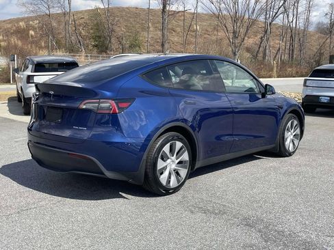 Used 2022 Tesla Model Y Long Range image 29