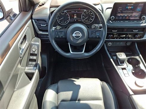Used 2023 Nissan Rogue SV w/ SV Premium B Package image 12