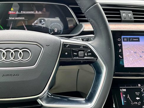 Used 2019 Audi e-tron Prestige AWD/4WD image 25