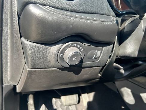 Used 2021 Dodge Durango SXT RWD image 19