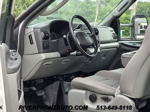 Used 2007 Ford F550 4x4 Super Cab Super Duty image 5