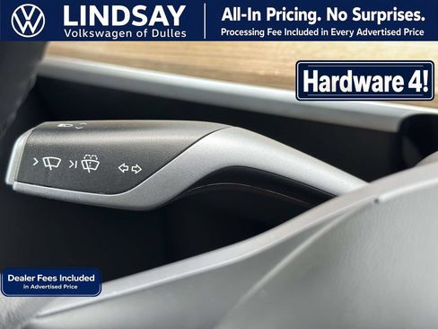 Used 2024 Tesla Model Y Long Range AWD/4WD image 21