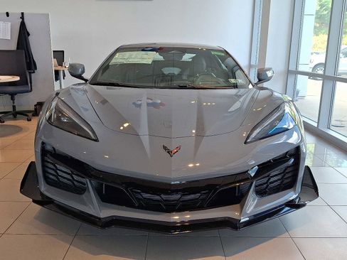 New 2025 Chevrolet Corvette Z06 w/ Z07 Performance Package image 2