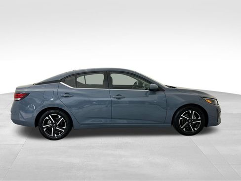 Used 2024 Nissan Sentra SV FWD image 7