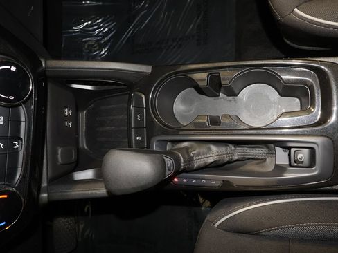 Used 2025 Chevrolet TrailBlazer LT FWD image 14