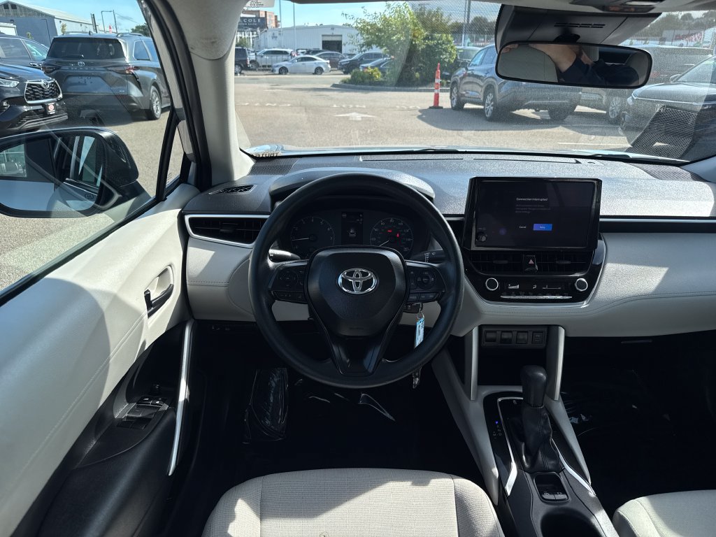 Used 2025 Toyota Corolla Cross L AWD/4WD image 12