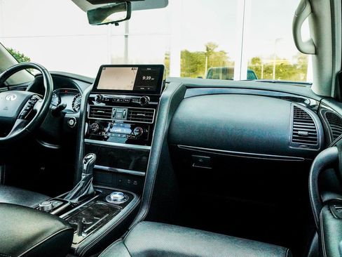 Used 2024 INFINITI QX80 Luxe image 15