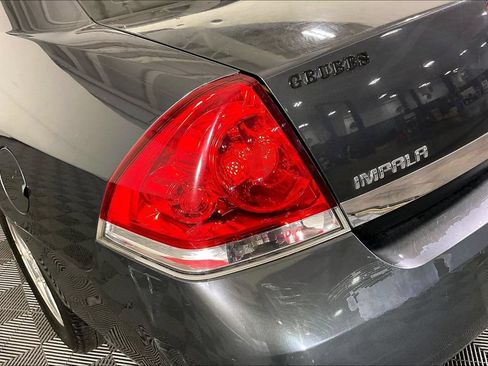 Used 2011 Chevrolet Impala LS FWD image 29